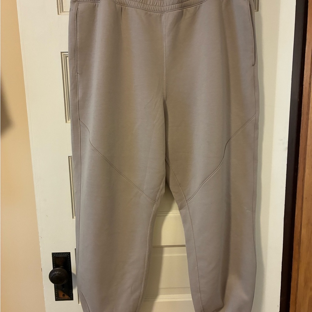 Women’s Tan Pants
